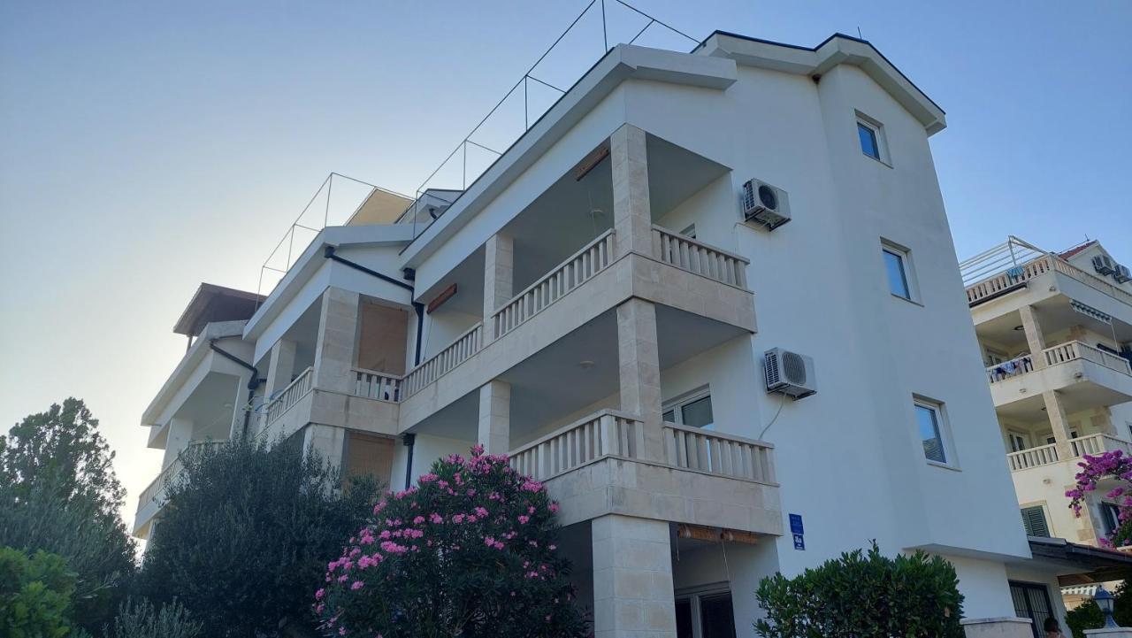 Apartments Eti ボル エクステリア 写真